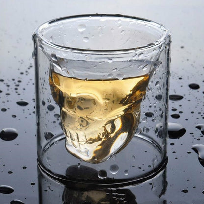 Taza de café transparente con cabeza de calavera de doble capa
